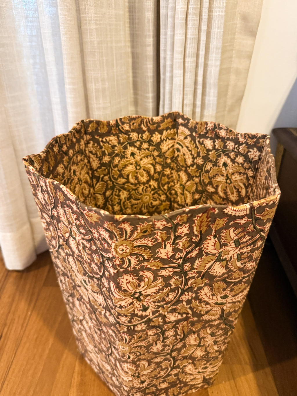 Malini Trash can