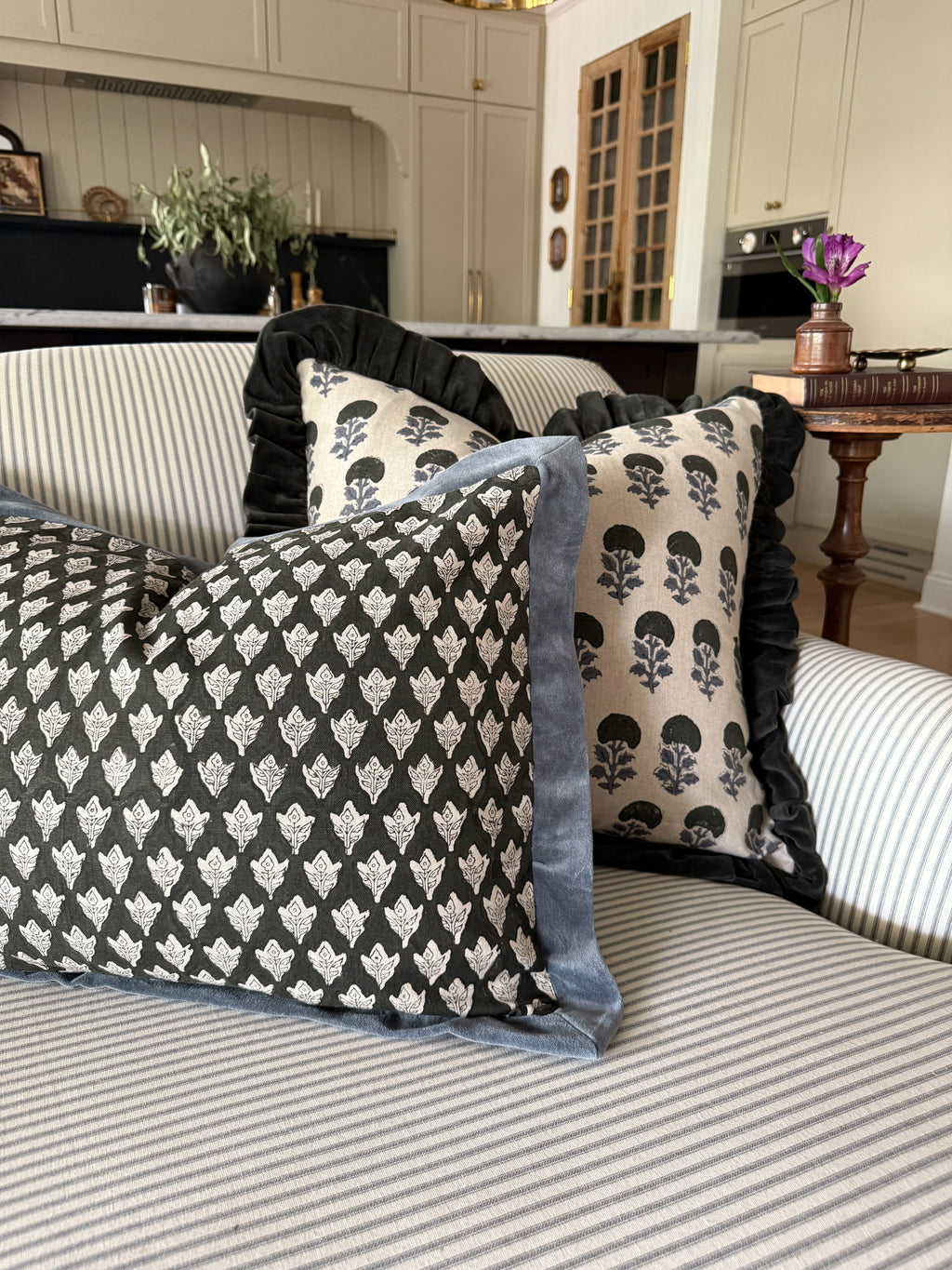 Ira cushion cover
